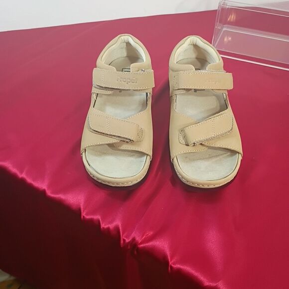 Propet Womens SZ 7 W0089 Pedic Walker Sandal Leather Tan. Condition is Pre-owned - Picture 7 of 7